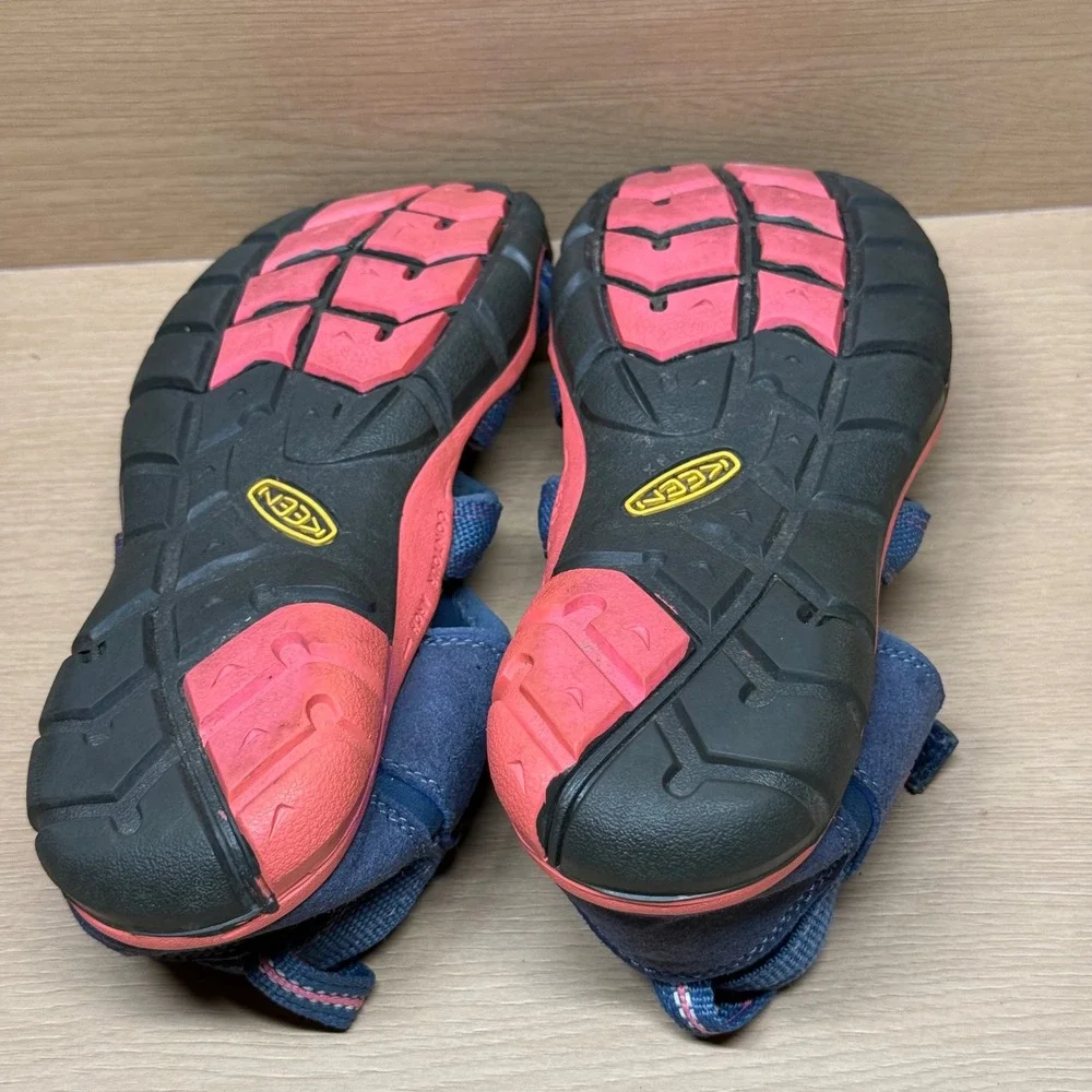 KEEN Youth Hiking Sandals‎ Size 5 Blue Pink Waterproof Outdoor Sport